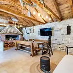 Josip & Mia By Interhome