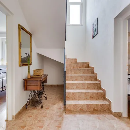 Josip & Mia By Interhome *