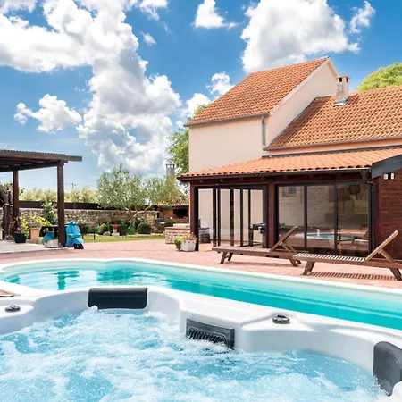 Josip & Mia By Interhome *