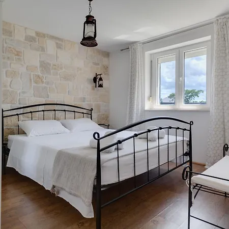 Villa Josip & Mia By Interhome Gornji Zemunik