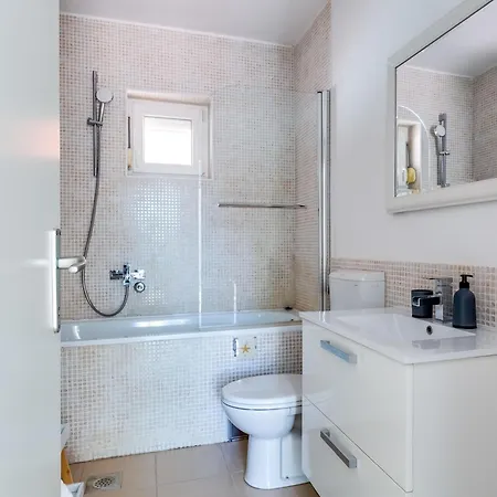 Josip & Mia By Interhome Villa *