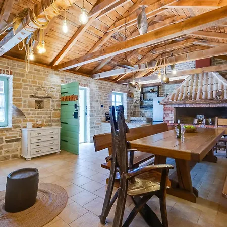 Josip & Mia By Interhome *