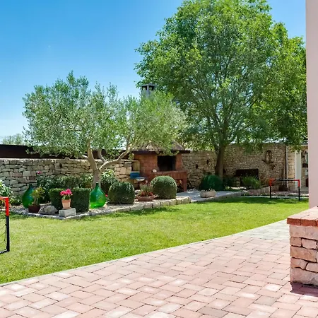 Josip & Mia By Interhome Villa *