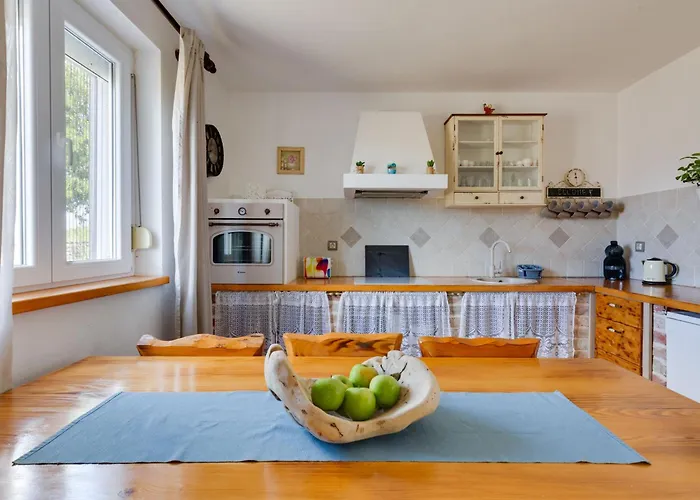 Josip & Mia By Interhome