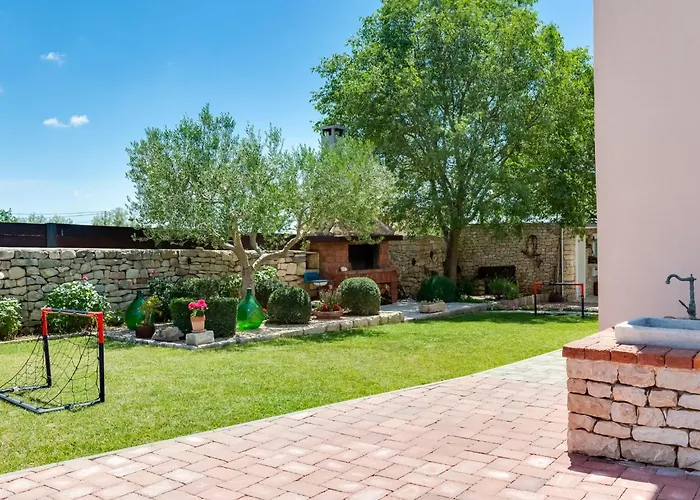 Josip & Mia By Interhome Vila *